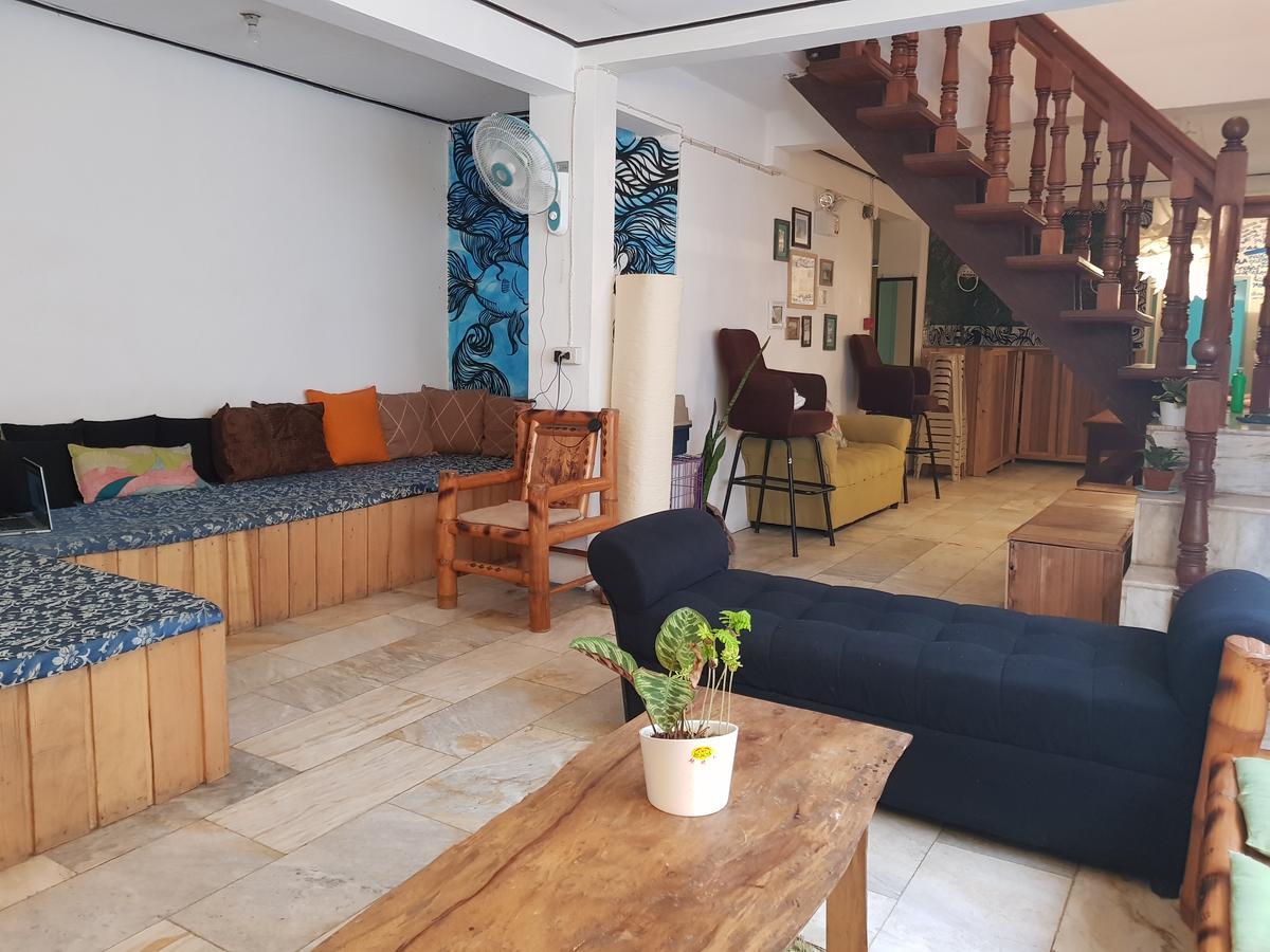 Go Surfari House Hostel บาแลร์ ภายนอก รูปภาพ